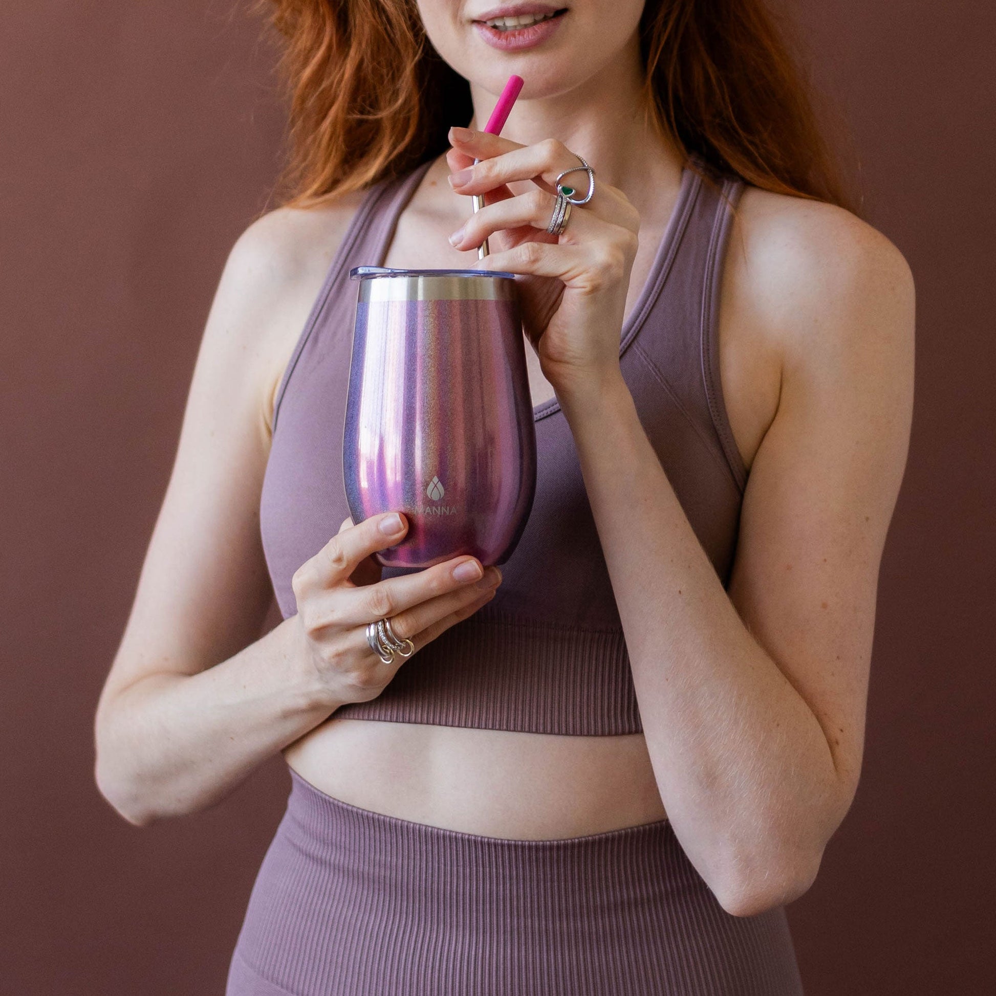 17-oz-straw-wine-tumbler-f7 9_Manna_Website_Lifestyles-25.jpg
